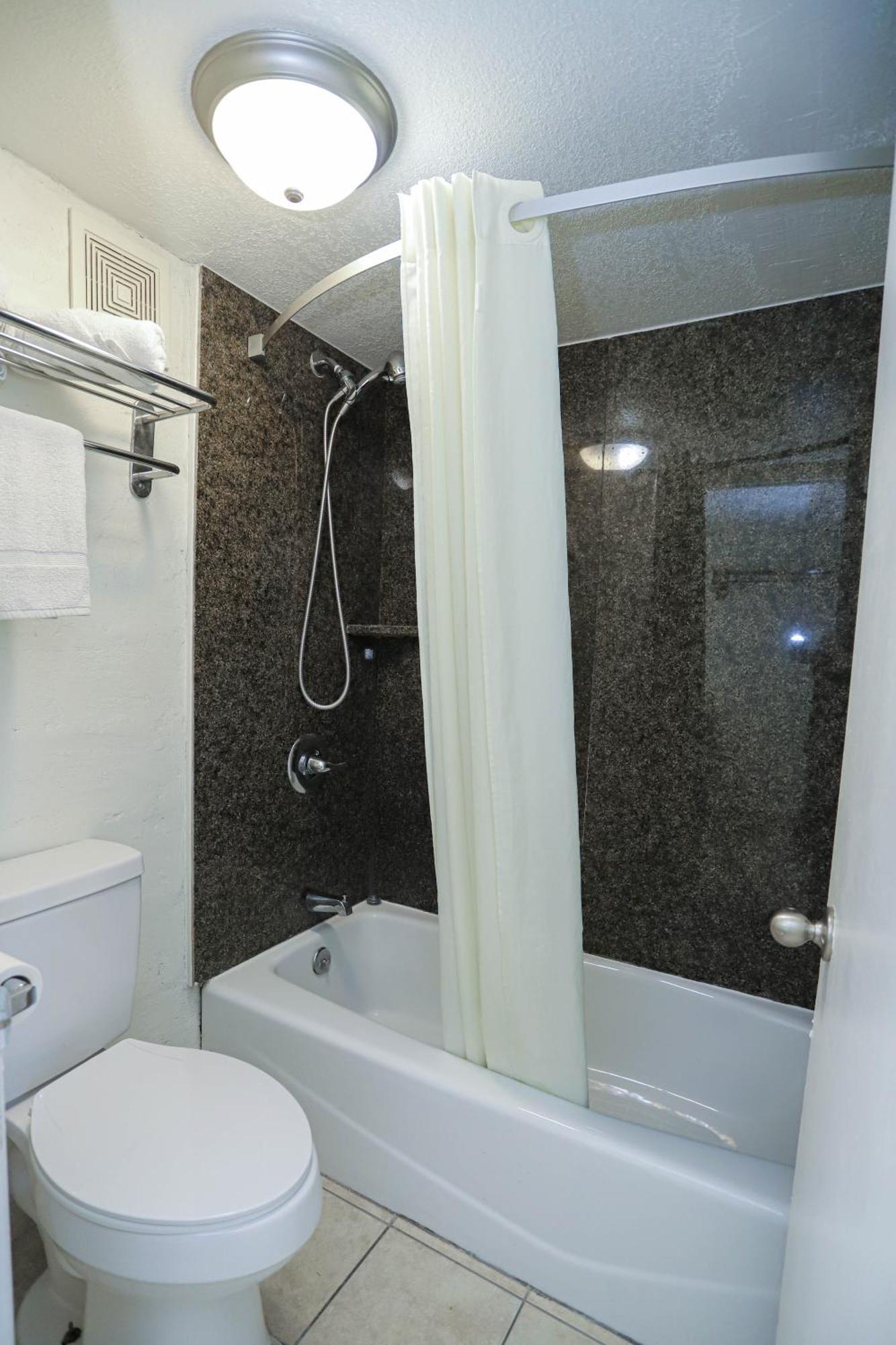 Express Inn ديورانت المظهر الخارجي الصورة